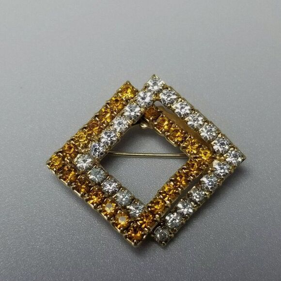 Vintage Orange Rhinestone Square Brooch, Gold Tone Prong Set Lapel Pin, Estate - Picture 2 of 6